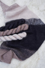 Load image into Gallery viewer, Bon Melange Kit | Urth Yarns