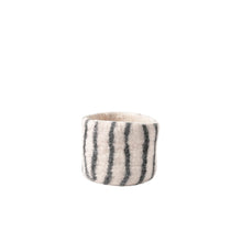 Load image into Gallery viewer, Flower Pot 25 | Aveva