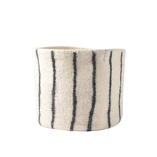 Load image into Gallery viewer, Flower Pot 25 | Aveva