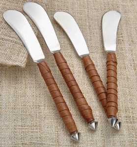 Bratzen Hand Forged Stainless Steel and Leather Spreaders (Set of 4) | Texxture Home
