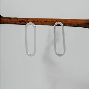 Small Paperclip Oval Studs | Cameron Kruse