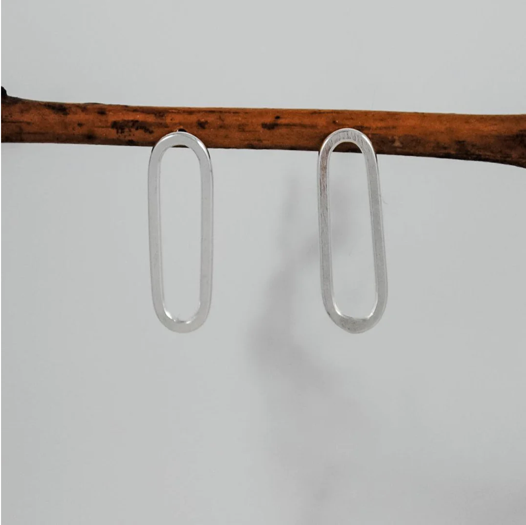 Small Paperclip Oval Studs | Cameron Kruse
