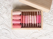 Load image into Gallery viewer, Benibana Thread Set - Colors of Japan | Nona