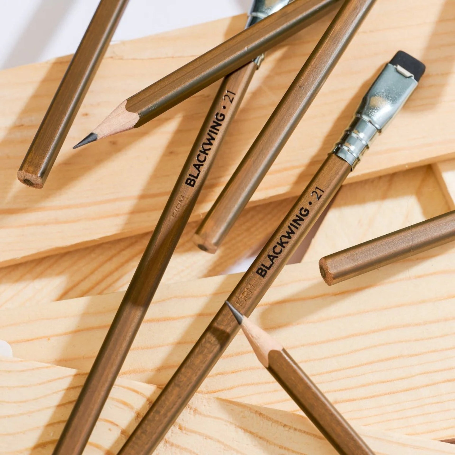 Volume 21 (Set of 12) | Blackwing – Isadora Popper