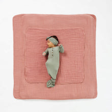 Load image into Gallery viewer, Cloud Muslin Quilt | Lou Lou &amp; Company