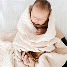 Load image into Gallery viewer, Cloud Muslin Quilt | Lou Lou &amp; Company