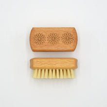 Load image into Gallery viewer, Nail Brush for Children | Earth &amp; Nest