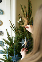 Load image into Gallery viewer, Twinkling Star Board Ornament | East End Press