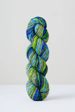 Load image into Gallery viewer, Uneek Worsted | Urth Yarns