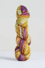 Load image into Gallery viewer, Uneek Worsted | Urth Yarns