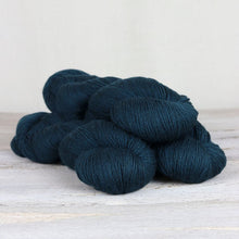 Load image into Gallery viewer, Cumbria Fingering | The Fibre Co.