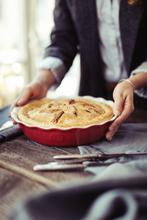 Load image into Gallery viewer, Pie Dish 9&quot; | Emile Henry
