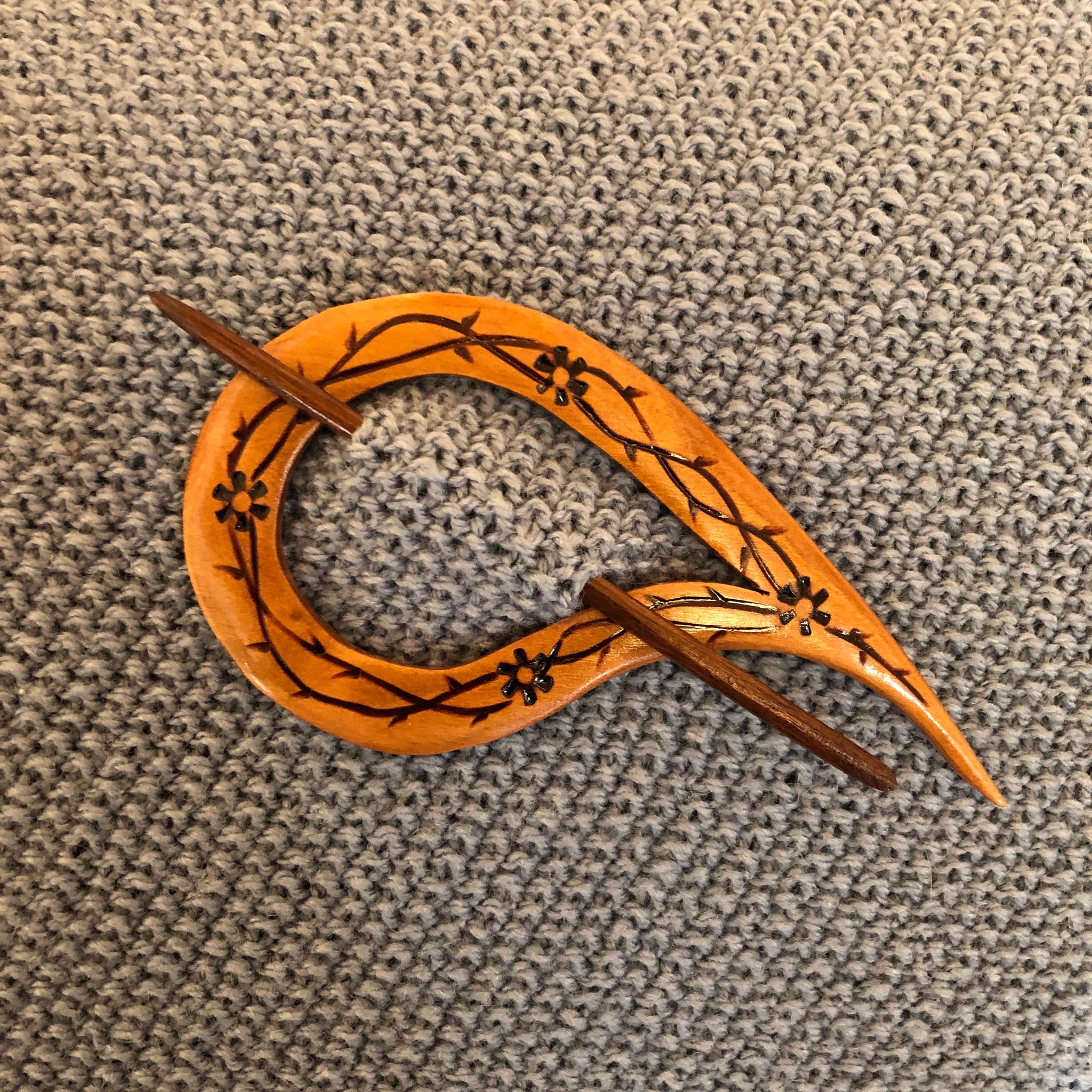 Paradise Citron Wood Shawl Pin