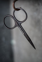 Load image into Gallery viewer, Wide Bow Scissors | Merchant &amp; Mills